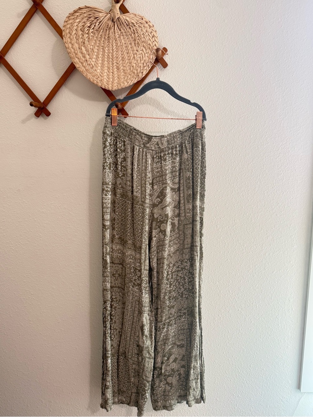 Hem & Thread Olive Green Printed Pull-On Pants